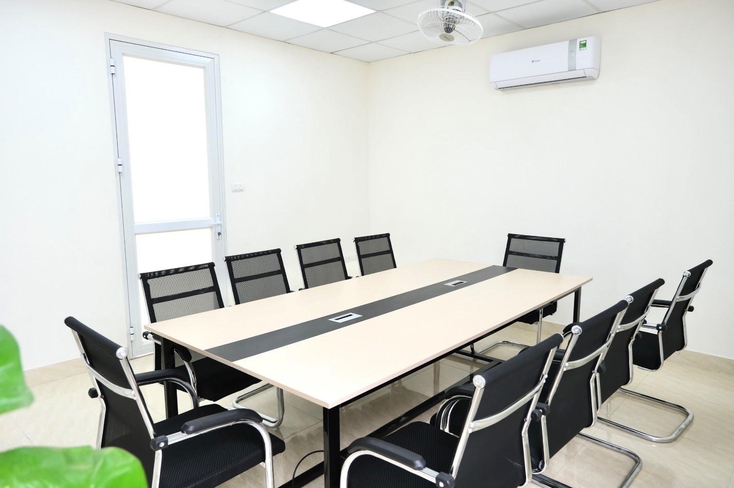 CHO THUÊ PHÒNG HỌP HIỆN ĐẠI & PHÙ HỢP VỚI MỌI NHU CẦU TẠI HÀ NỘI